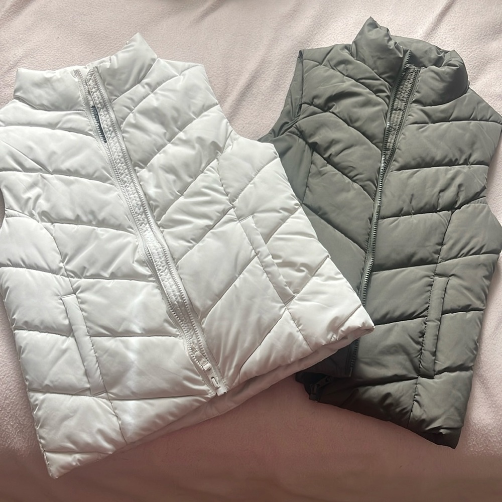 green & white aeropostale vest !